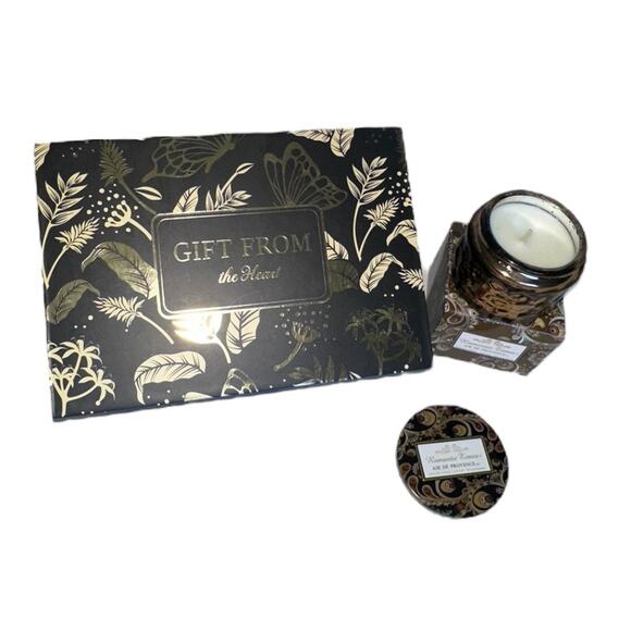 A Gift from the heart Rotating Scented Candle with gold butterfly charms - Picture 7 of 11